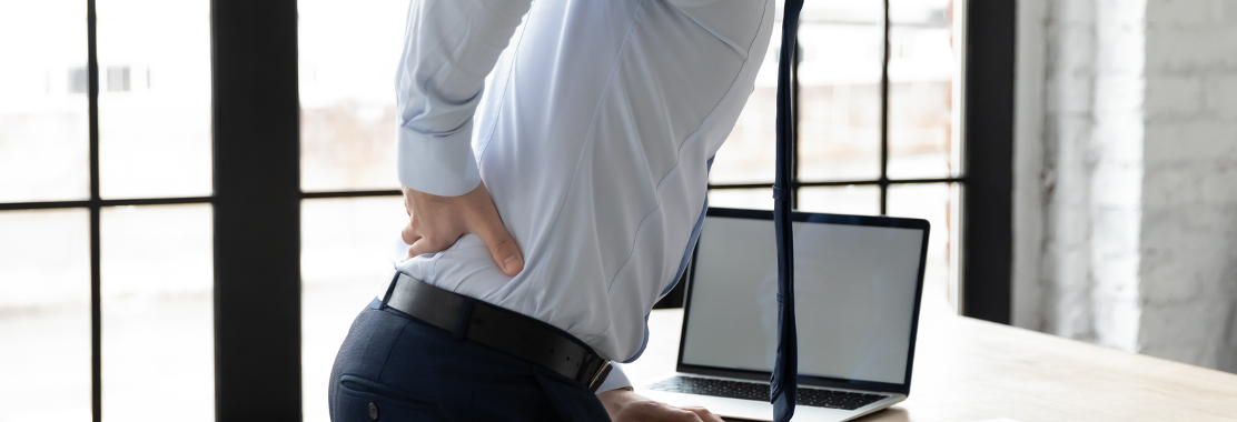 Prawidłowa postawa przy komputerze a ból pleców - ergonomia pracy