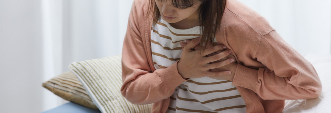 Pozasercowe bóle w klatce piersiowej: objaw, najczęstsze przyczyny i diagnostyka